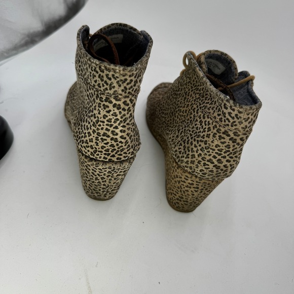 Toms Boots Women 8 Desert Wedge Leopard Print Suede Lace Up Ankle Bootie - Picture 8 of 9